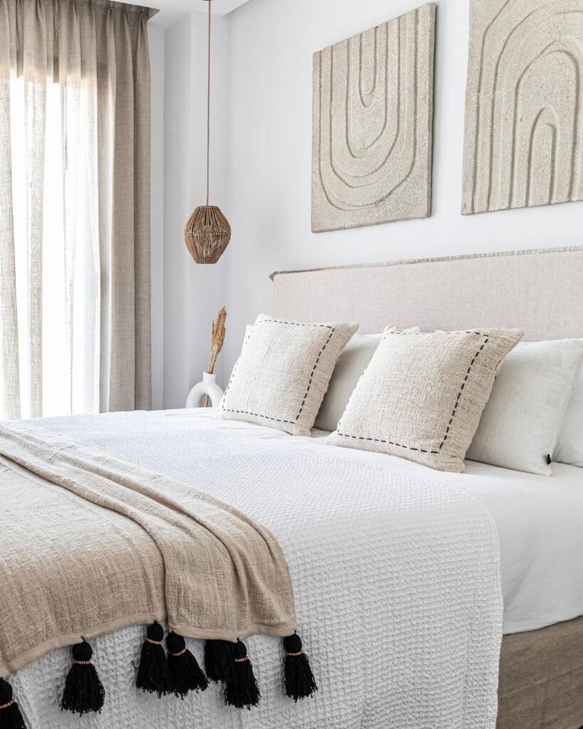 pantone cloud dancer