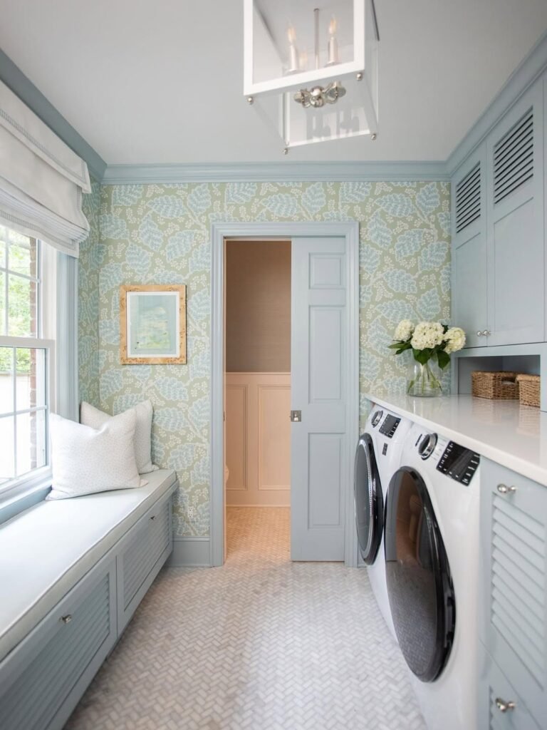 laundry room design wit seating area