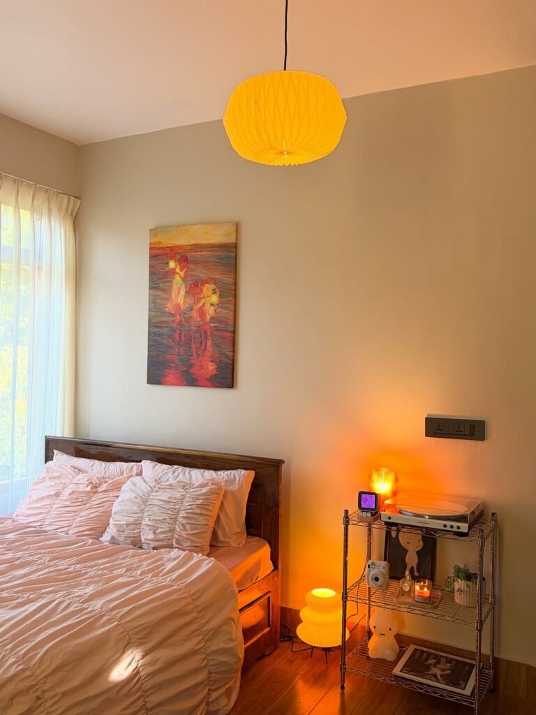 cozy tiny bedroom ideas with layered lighting