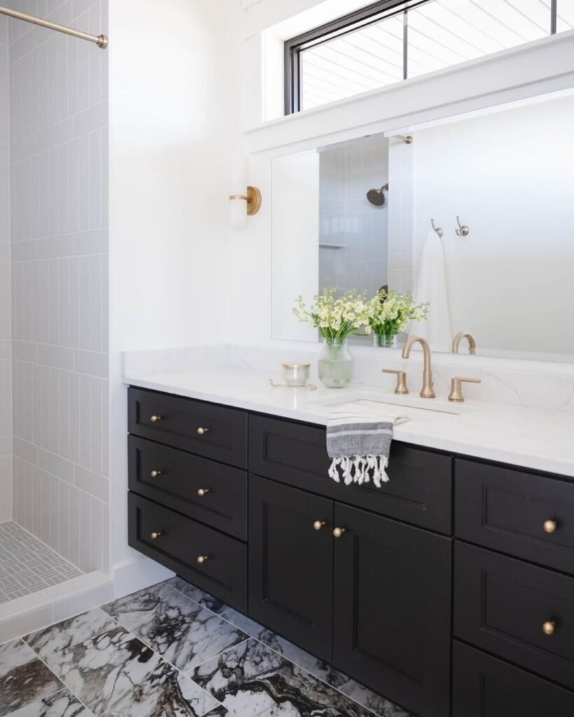 bathroom walls painted in pnatone cloude dancer