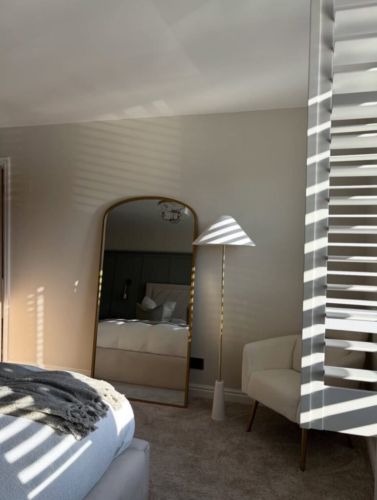 beautiful bedroom mirror decor ideas