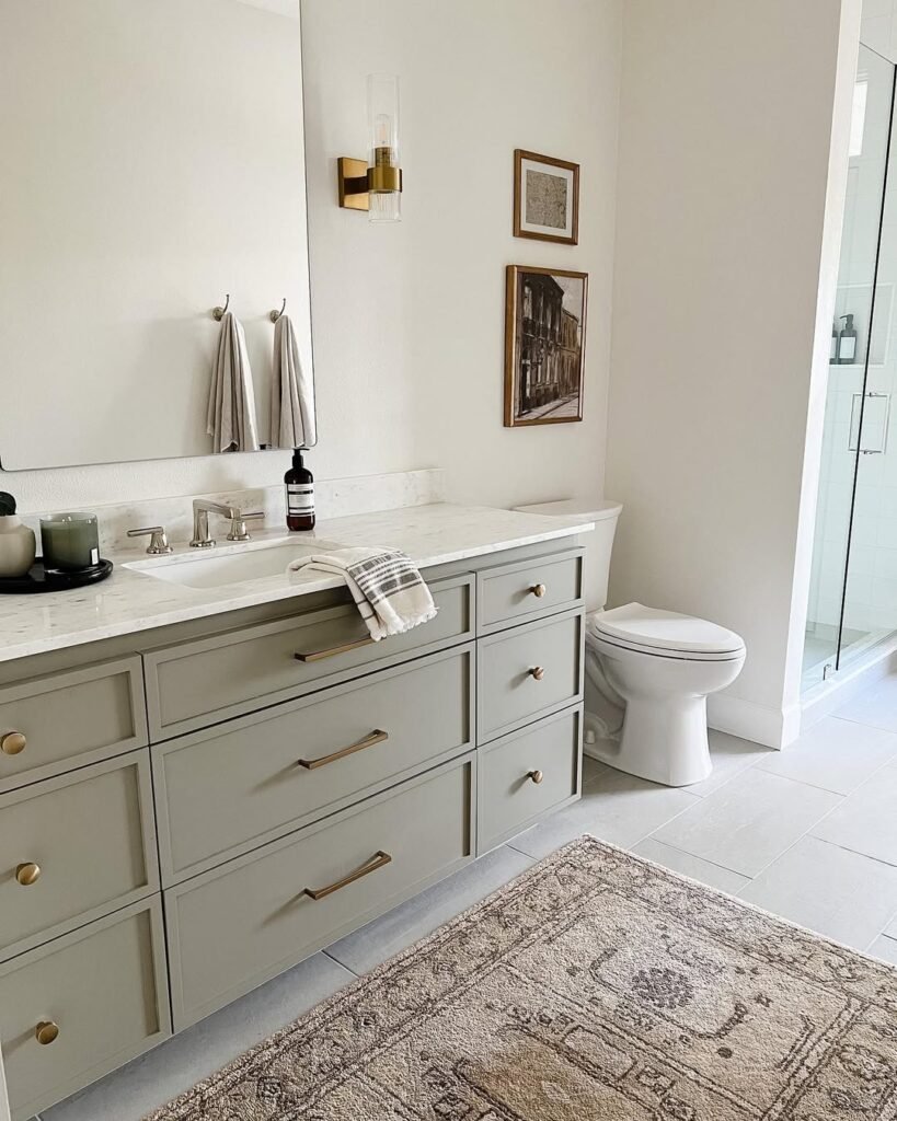 white dove painted walls in a bathroom, Benjamin Moore
